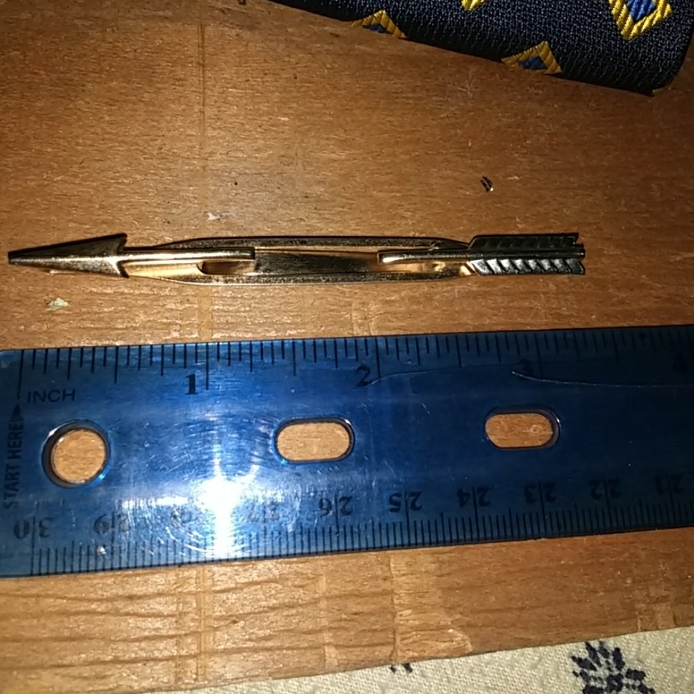 Arrow tie clip